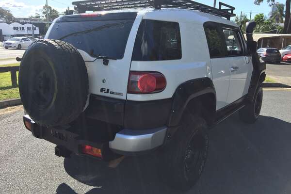 2013 Toyota FJ Cruiser  GSJ15R