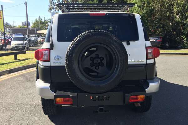 2013 Toyota FJ Cruiser  GSJ15R