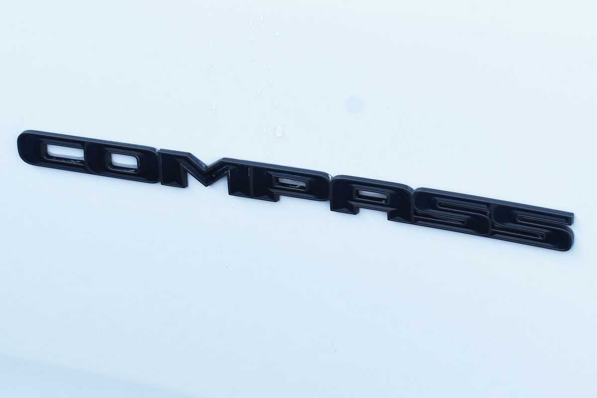 2022 Jeep Compass S-Limited M6