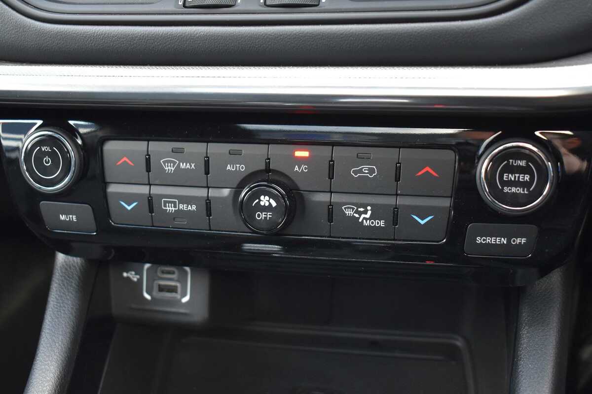 2022 Jeep Compass S-Limited M6