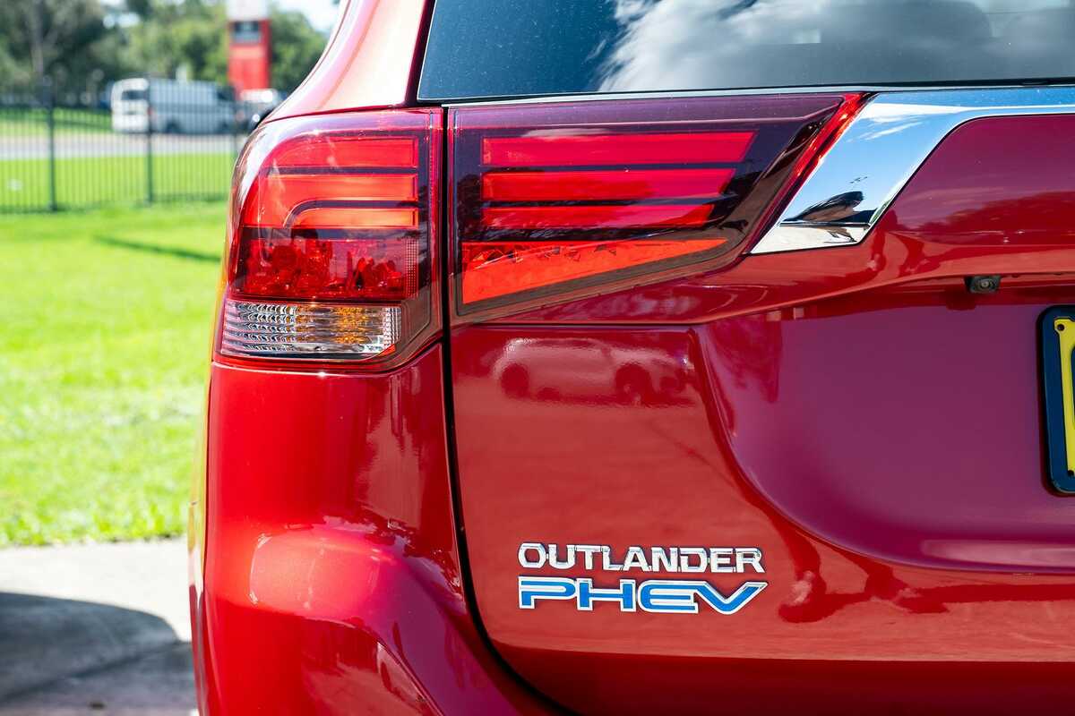 2017 Mitsubishi Outlander PHEV LS ZK