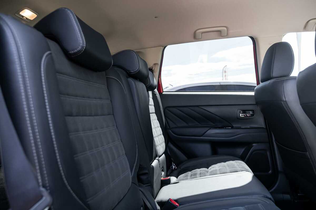2017 Mitsubishi Outlander PHEV LS ZK