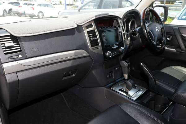 2014 Mitsubishi Pajero Exceed NW