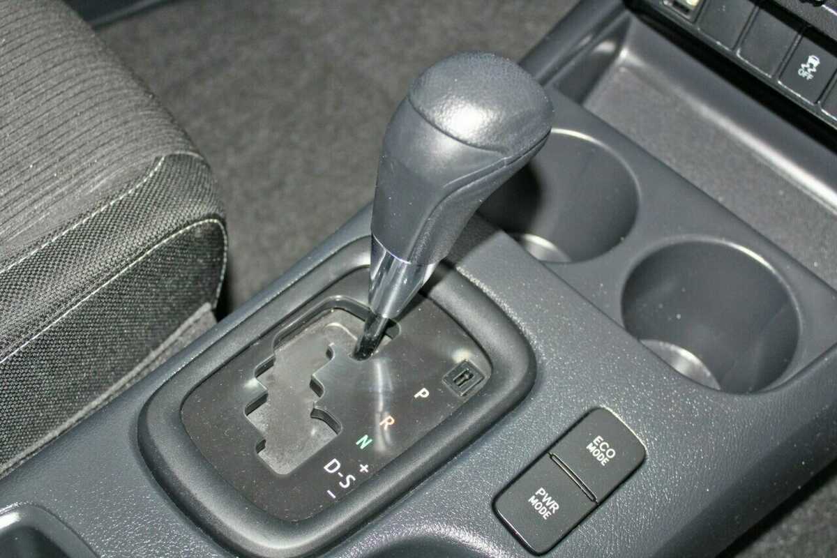 2016 Toyota Hilux SR (4x4) GUN126R