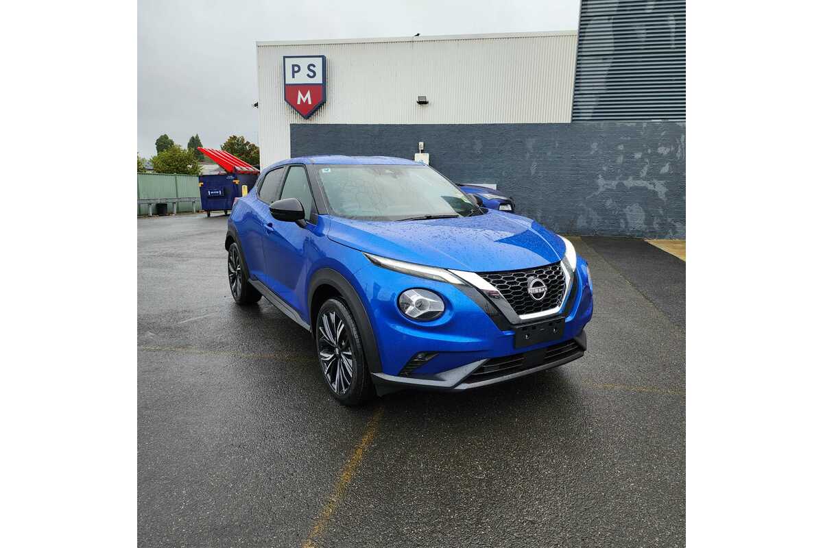 nissan juke 2023 azul