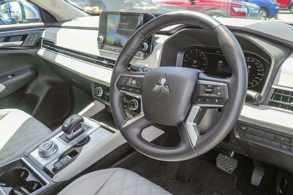 2022 Mitsubishi Outlander Exceed ZM