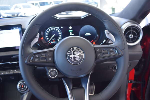 2023 Alfa Romeo Tonale Veloce Plug-In Hybrid