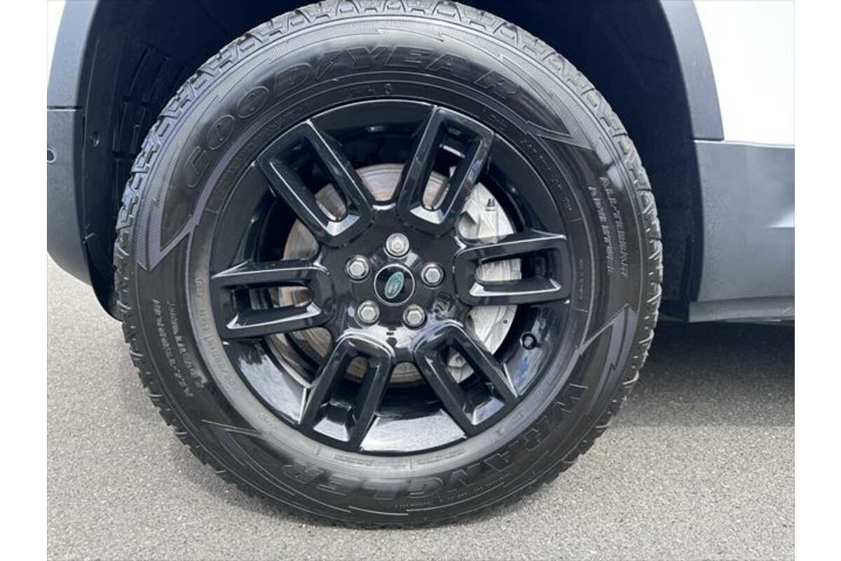 2021 Land Rover Defender 110 D300 - SE