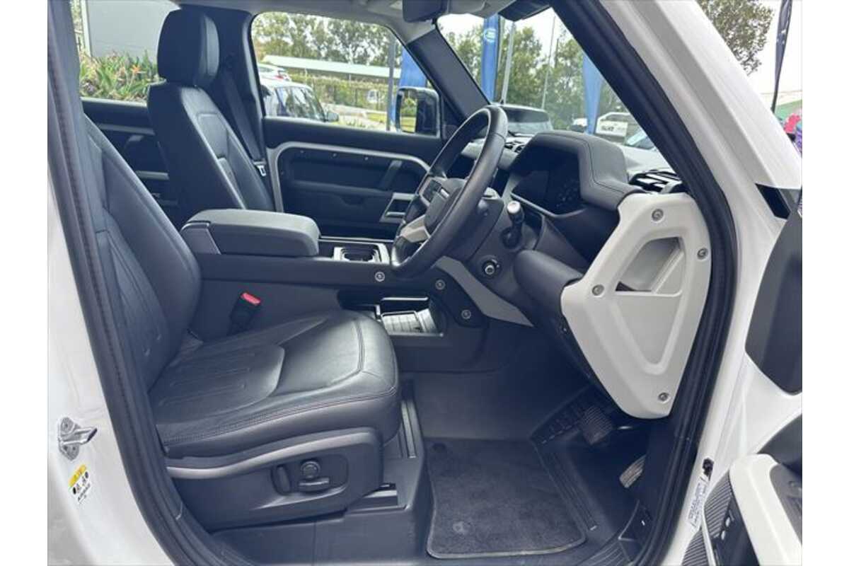2021 Land Rover Defender 110 D300 - SE