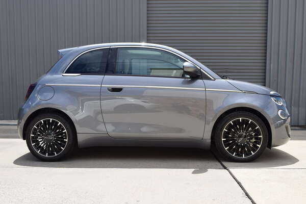 2023 Fiat 500e La Prima