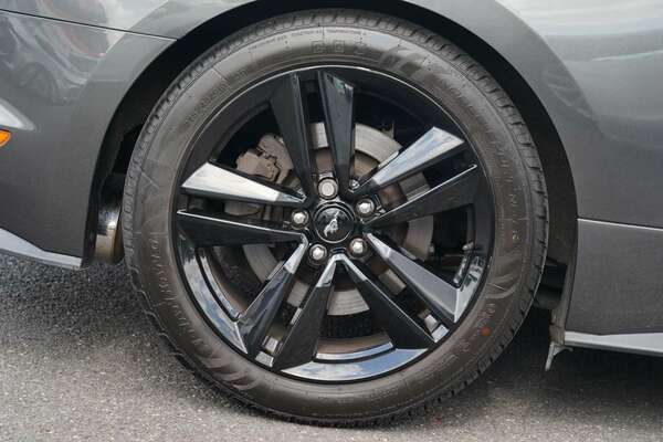 2016 Ford Mustang  FM