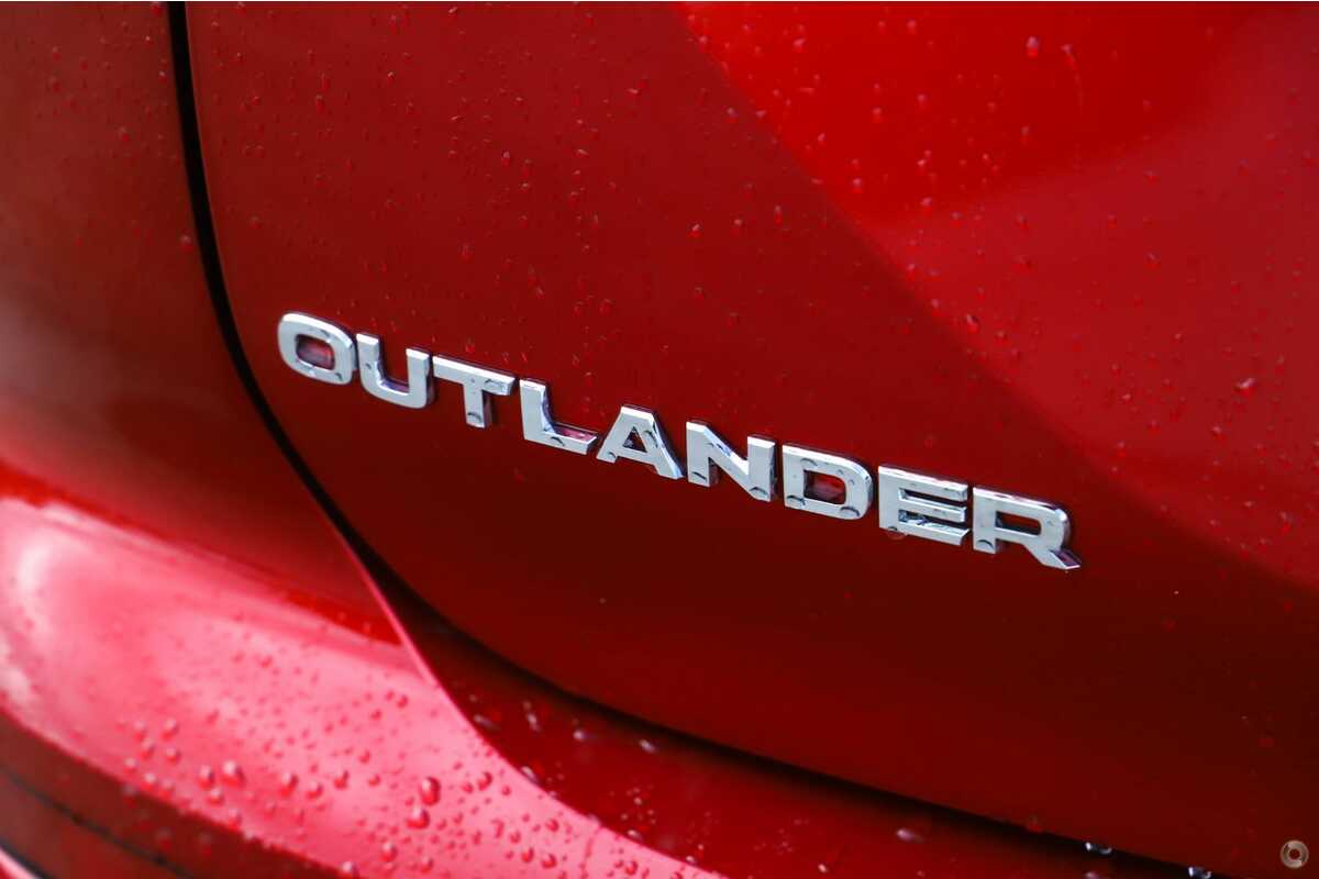 2023 Mitsubishi Outlander ES ZM