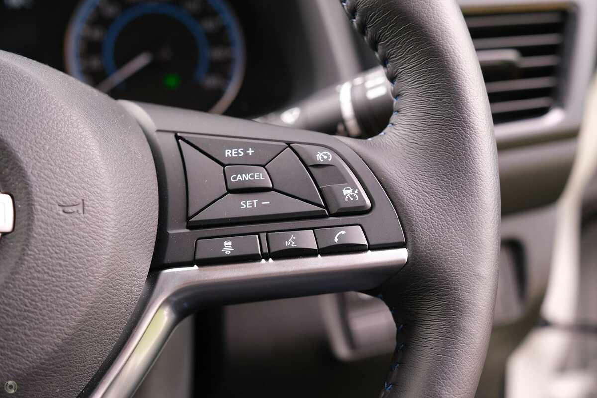 2023 Nissan LEAF  ZE1