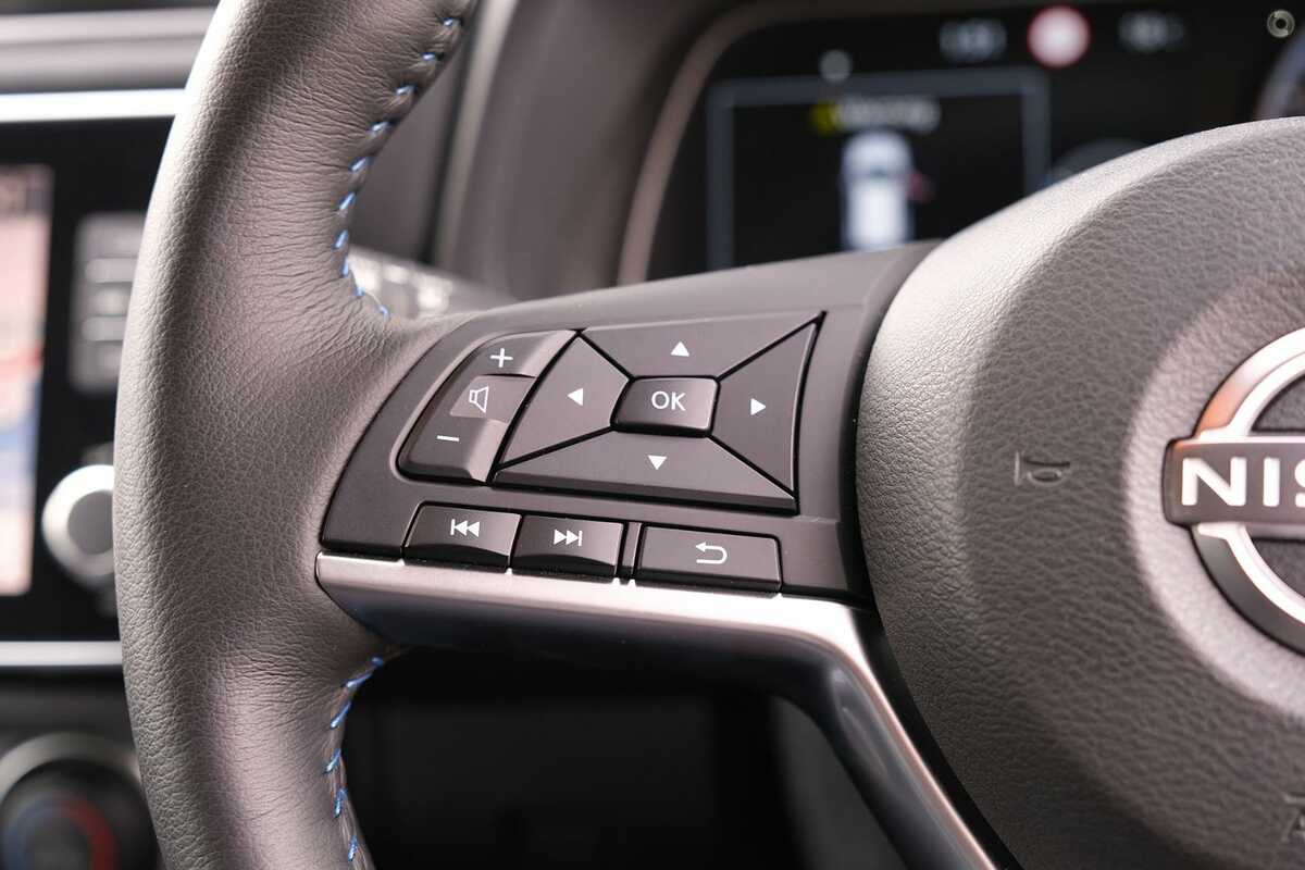 2023 Nissan LEAF  ZE1