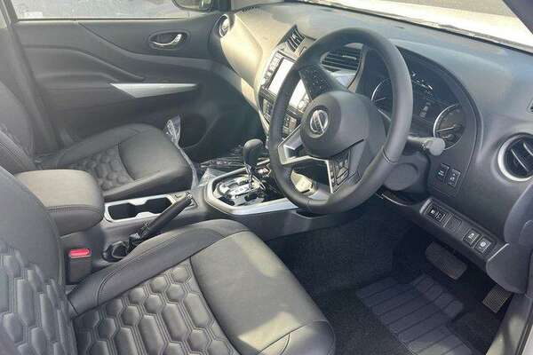 2023 Nissan Navara ST-X D23