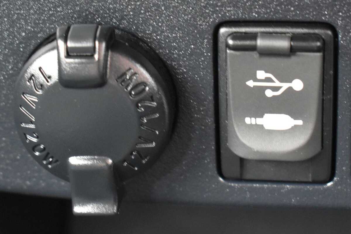 2017 Toyota RAV4 GX ASA44R