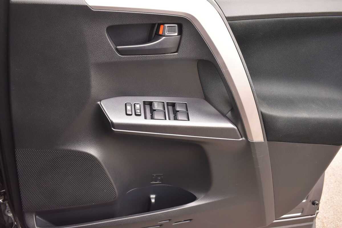 2017 Toyota RAV4 GX ASA44R