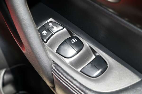 2014 Nissan X-TRAIL ST T32