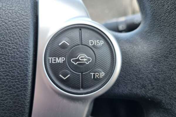2015 Toyota Prius C  NHP10R