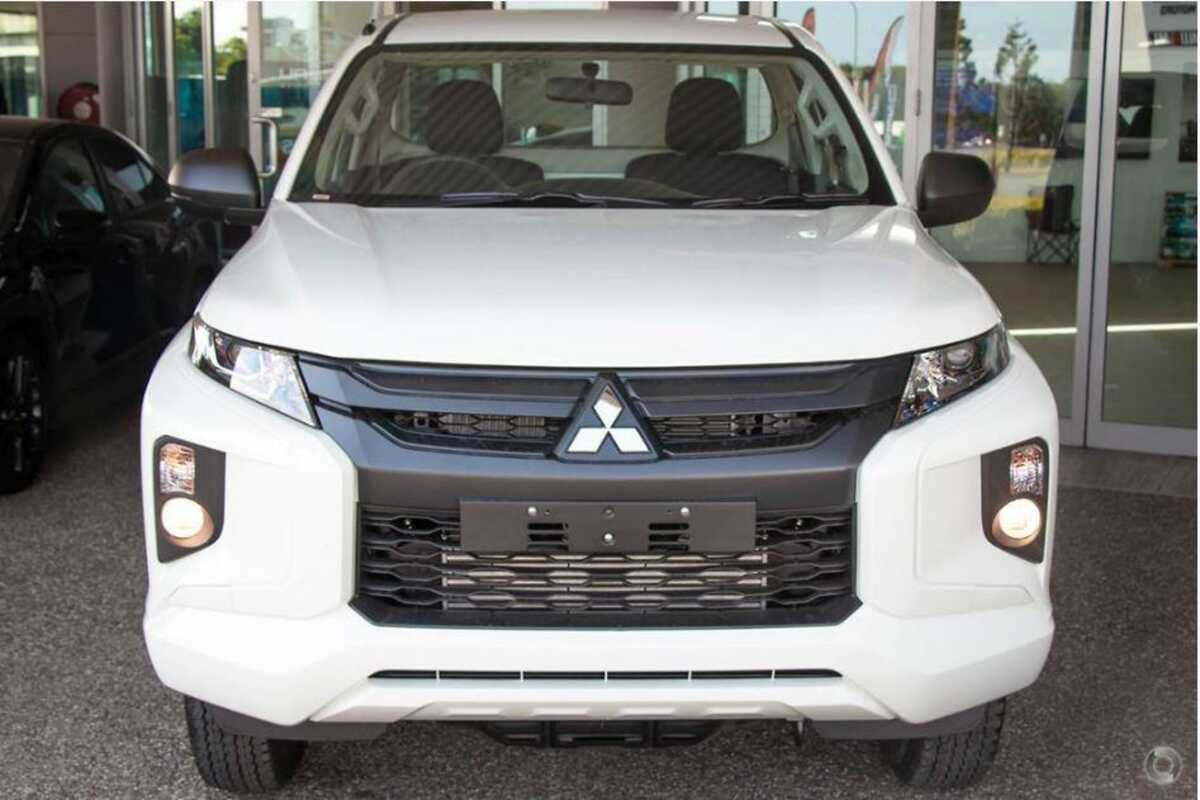 2023 Mitsubishi Triton GLX MR