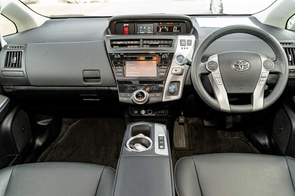 2020 Toyota Prius v I-Tech ZVW40R
