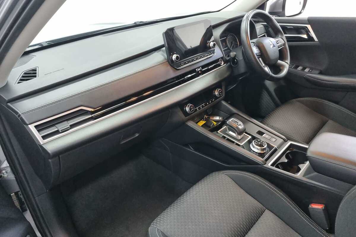 2021 Mitsubishi Outlander ES ZM