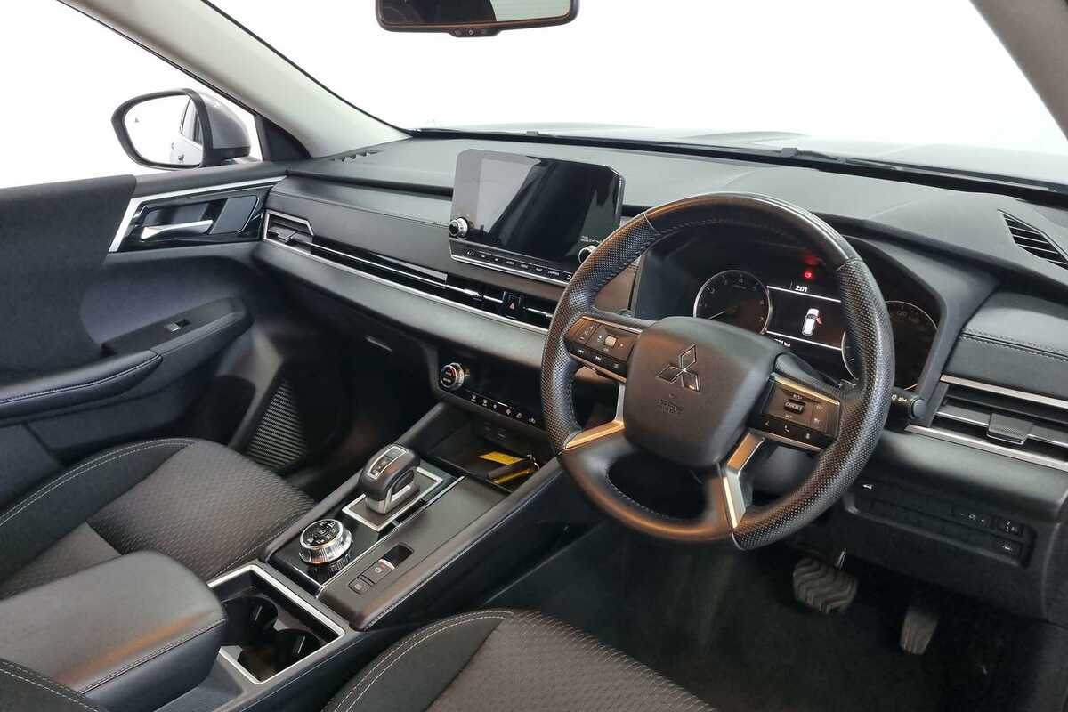 2021 Mitsubishi Outlander ES ZM