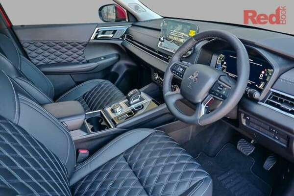 2023 Mitsubishi Outlander Exceed ZM