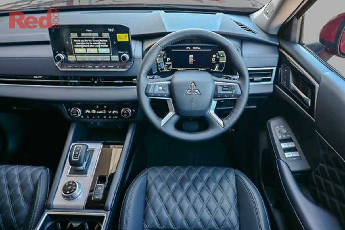 2023 Mitsubishi Outlander Exceed ZM