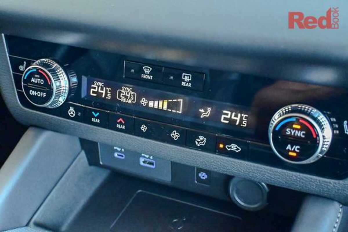 2023 Mitsubishi Outlander Exceed ZM