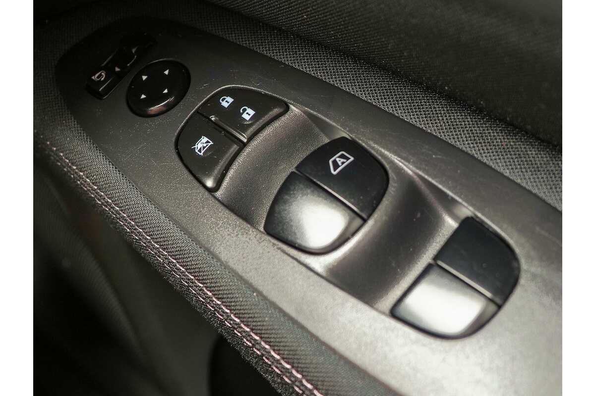 2017 Nissan Pathfinder ST R52 Series II