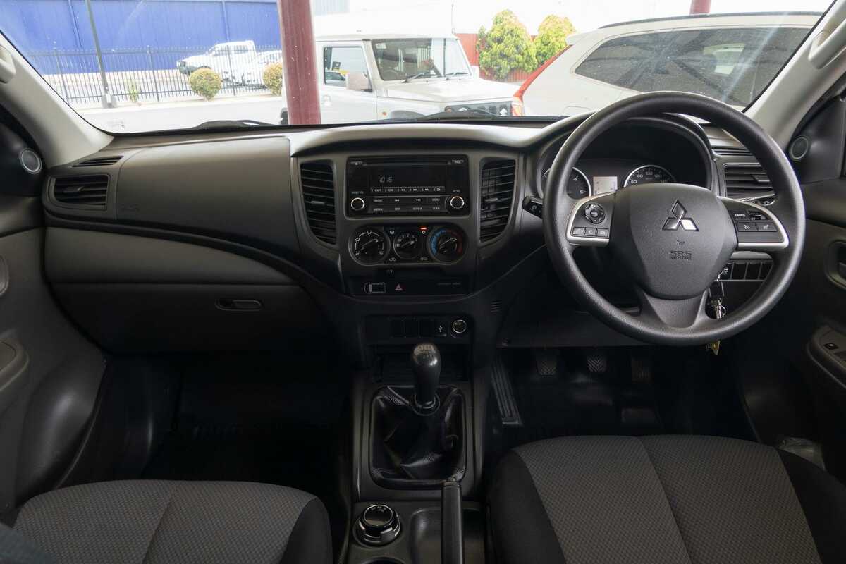 2015 Mitsubishi Triton GLX MQ