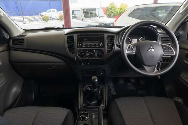 2015 Mitsubishi Triton GLX MQ