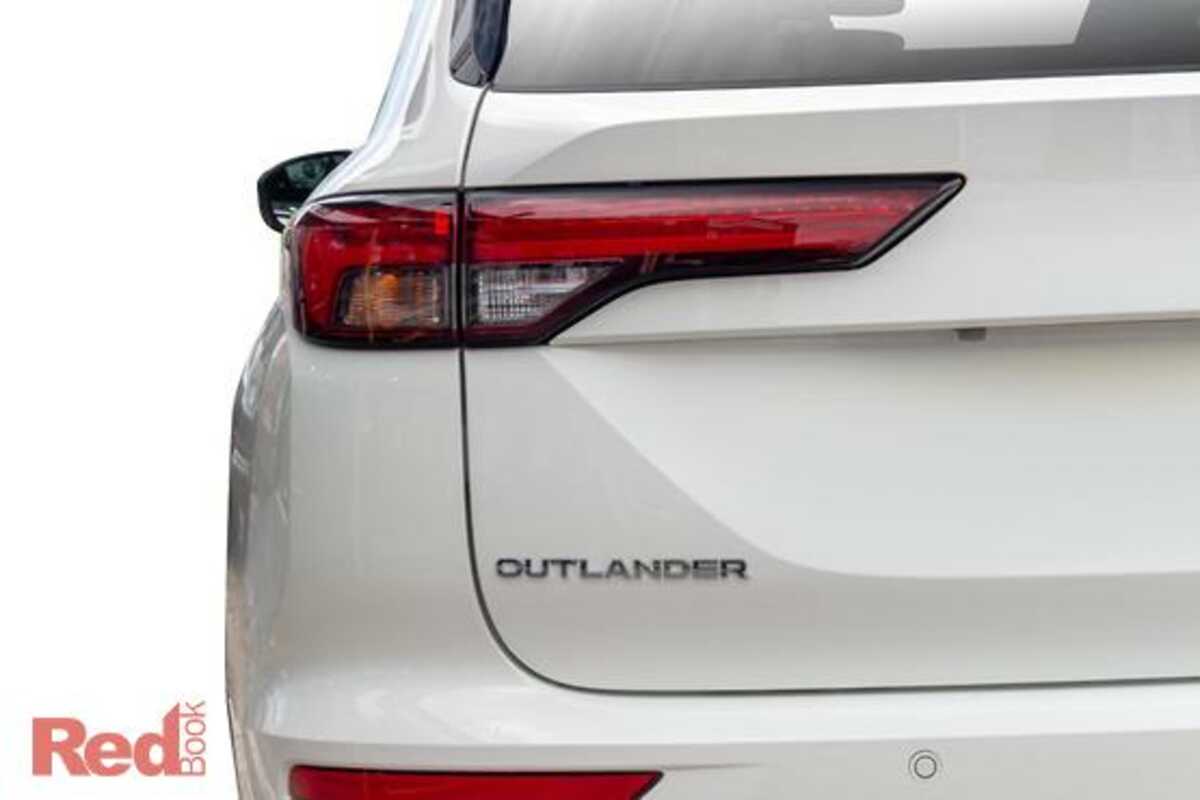 2023 Mitsubishi Outlander LS ZM