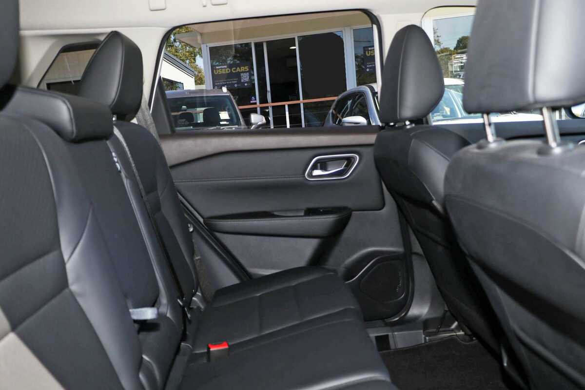 2023 Nissan X-TRAIL ST-L T33