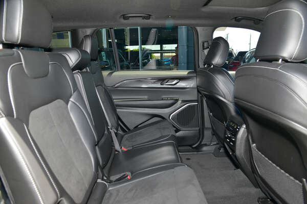 2022 Jeep Grand Cherokee Night Eagle WL