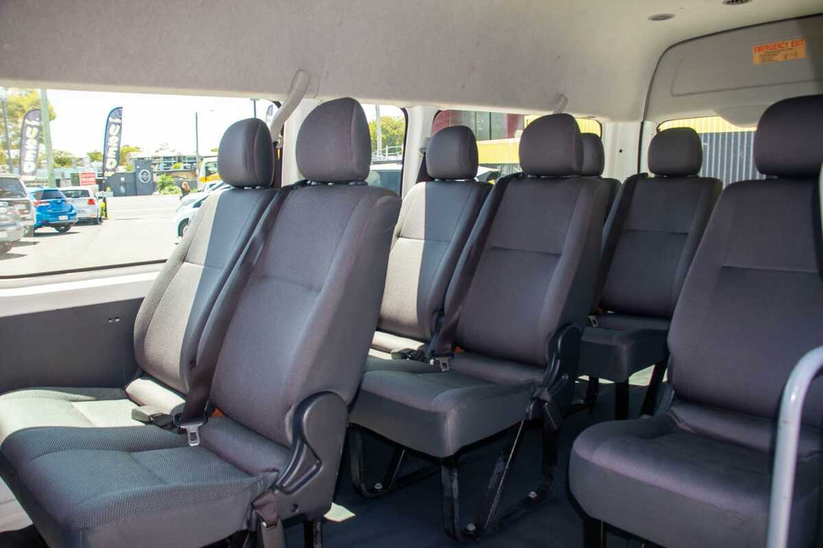 2017 Toyota Hiace Commuter TRH223R