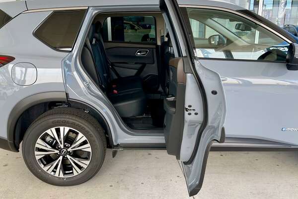 2023 Nissan X-TRAIL ST-L e-POWER T33