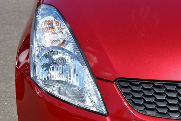 2013 Suzuki Swift GLX FZ