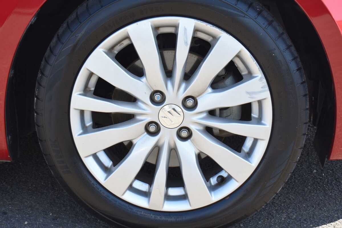 2013 Suzuki Swift GLX FZ
