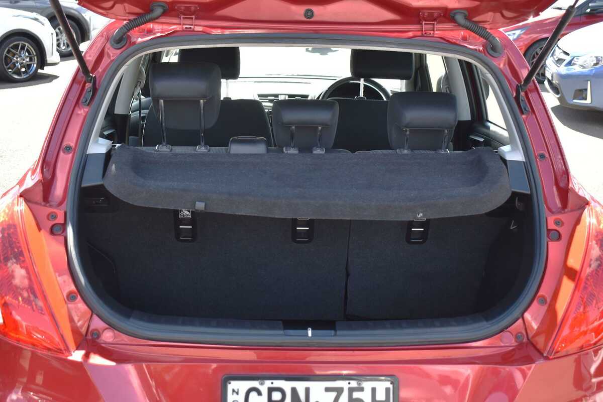 2013 Suzuki Swift GLX FZ