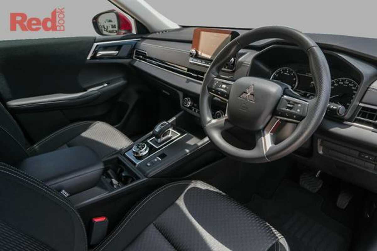 2023 Mitsubishi Outlander ES ZM