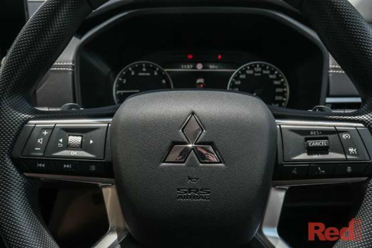 2023 Mitsubishi Outlander ES ZM