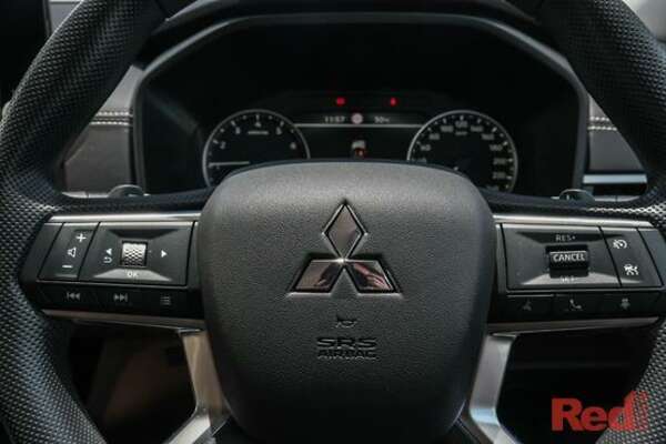 2023 Mitsubishi Outlander ES ZM