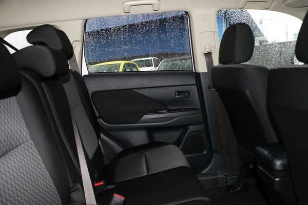 2012 Mitsubishi Outlander LS ZJ