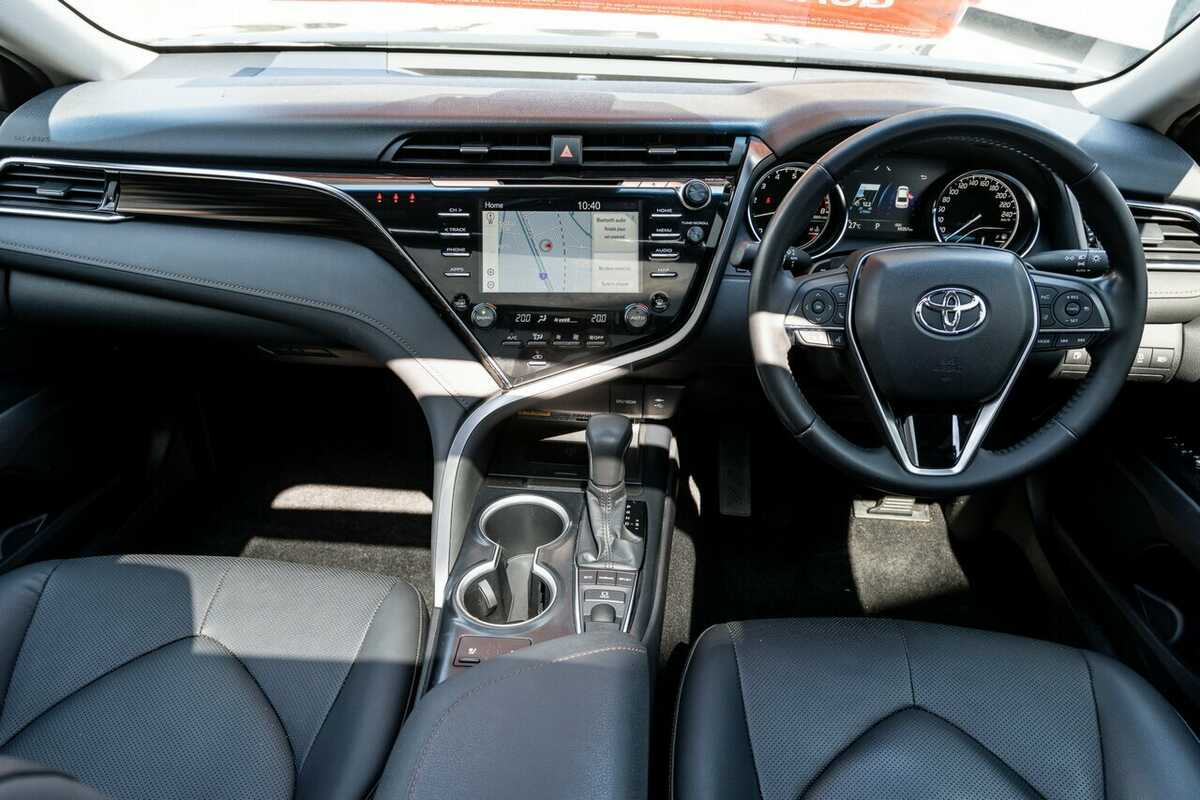 2018 Toyota Camry SL GSV70R