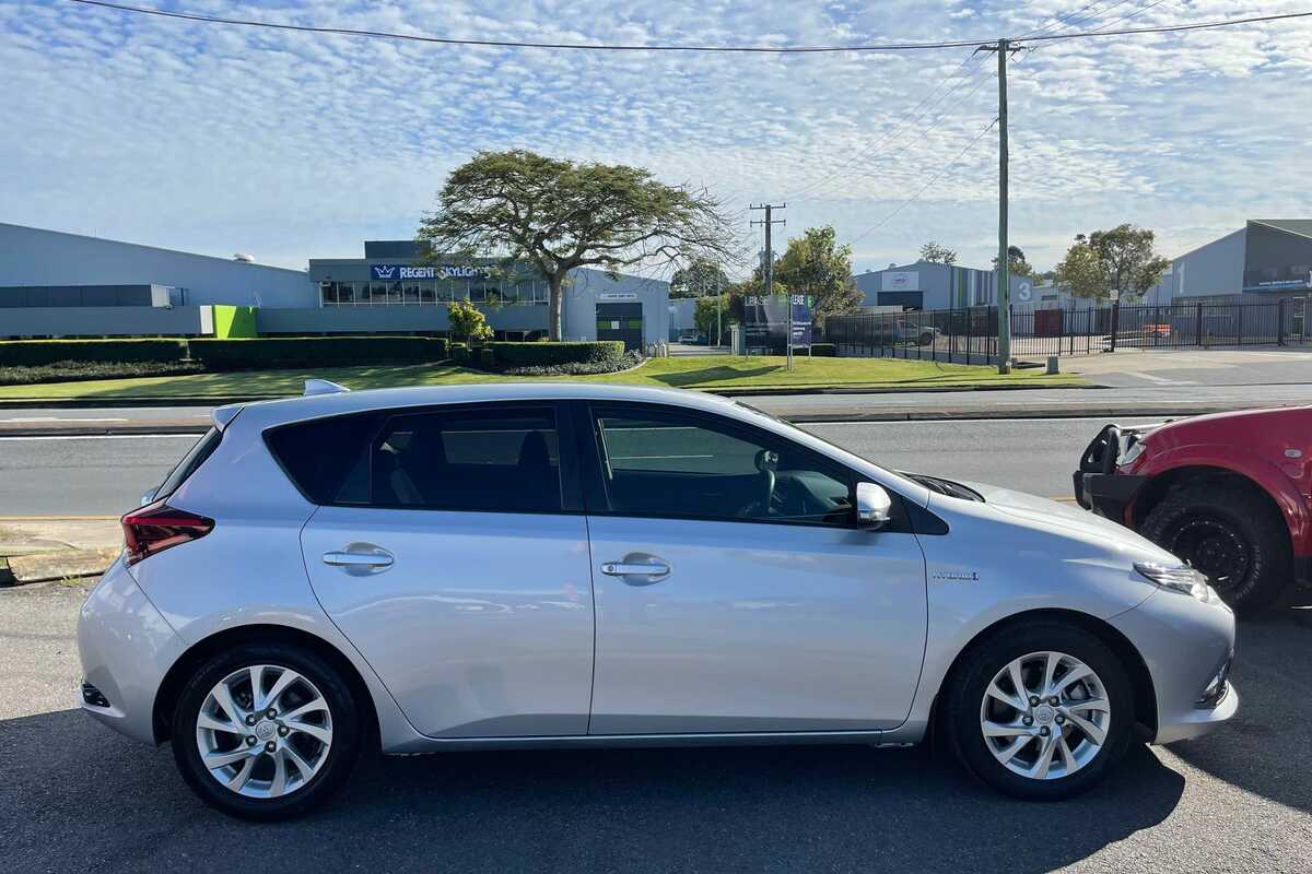 SOLD 2018 Toyota Corolla Hybrid in Silver Used Hatch Coopers Plains QLD