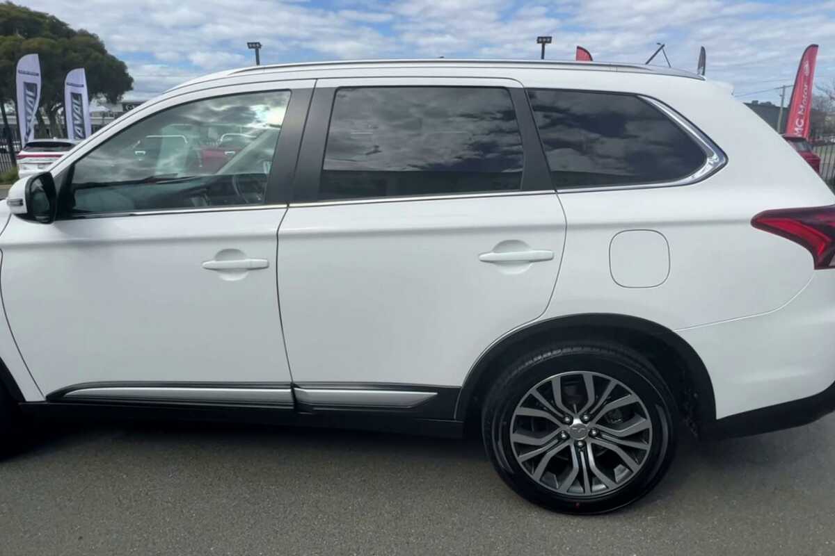 SOLD 2016 Mitsubishi Outlander LS Used SUV Wagga Wagga NSW