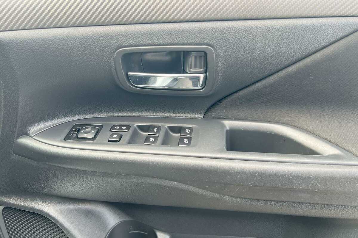 SOLD 2016 Mitsubishi Outlander LS Used SUV Wagga Wagga NSW