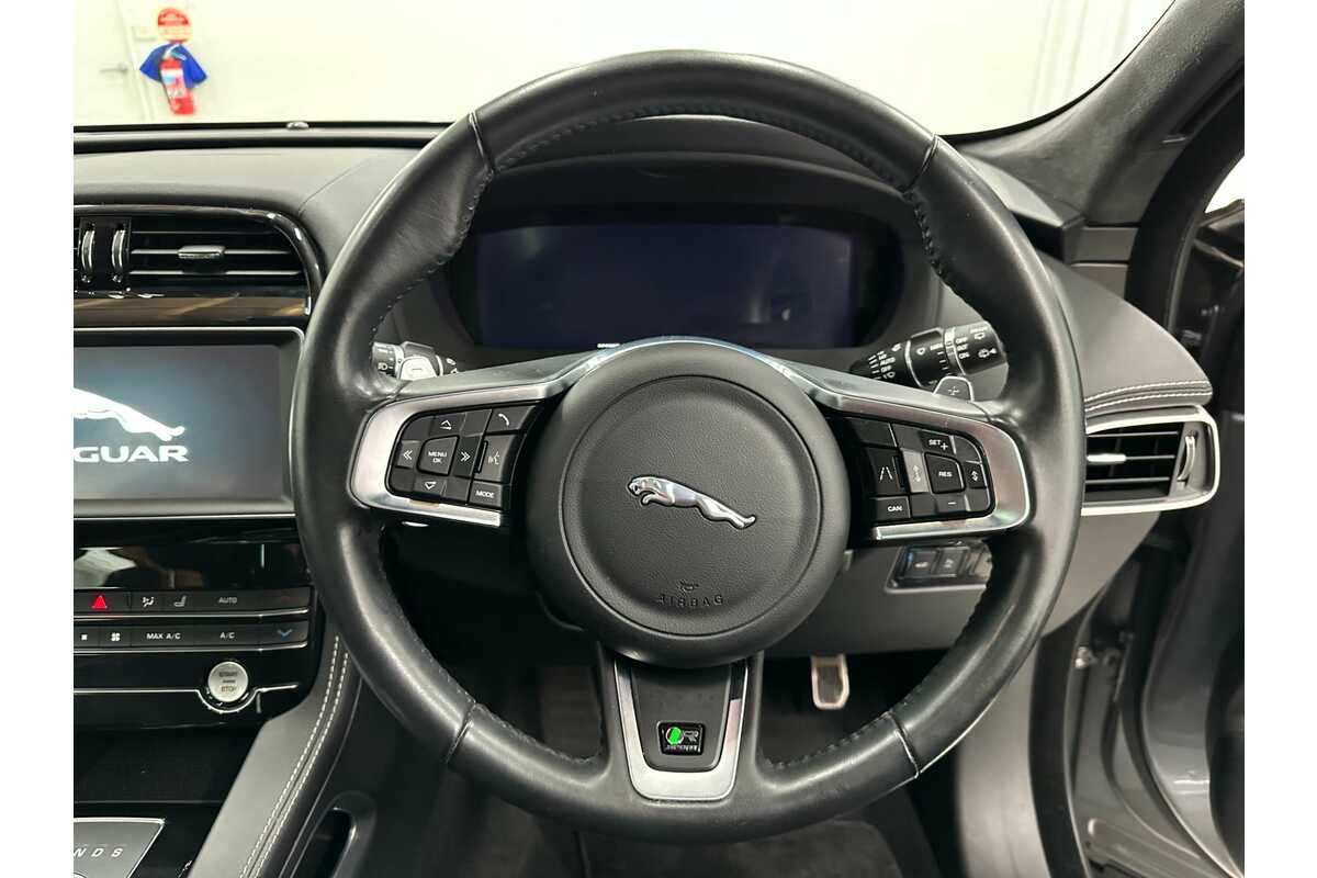 2019 Jaguar F-PACE 25t R-Sport X761